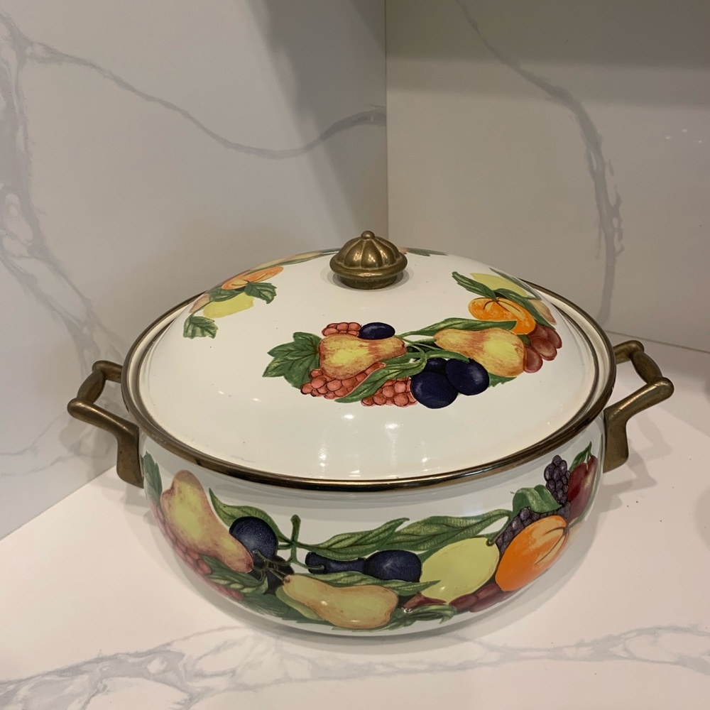 Regency Club pot